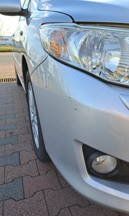 Toyota Corolla cena 19900 przebieg: 195500, rok produkcji 2008 z Katowice małe 254